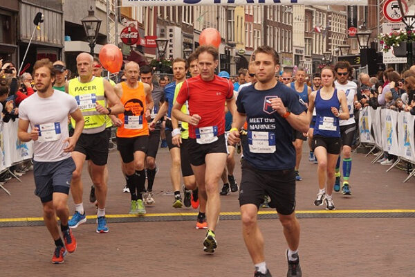 Hardlopers met darmklachten gezocht voor onderzoek Hogeschool Leiden